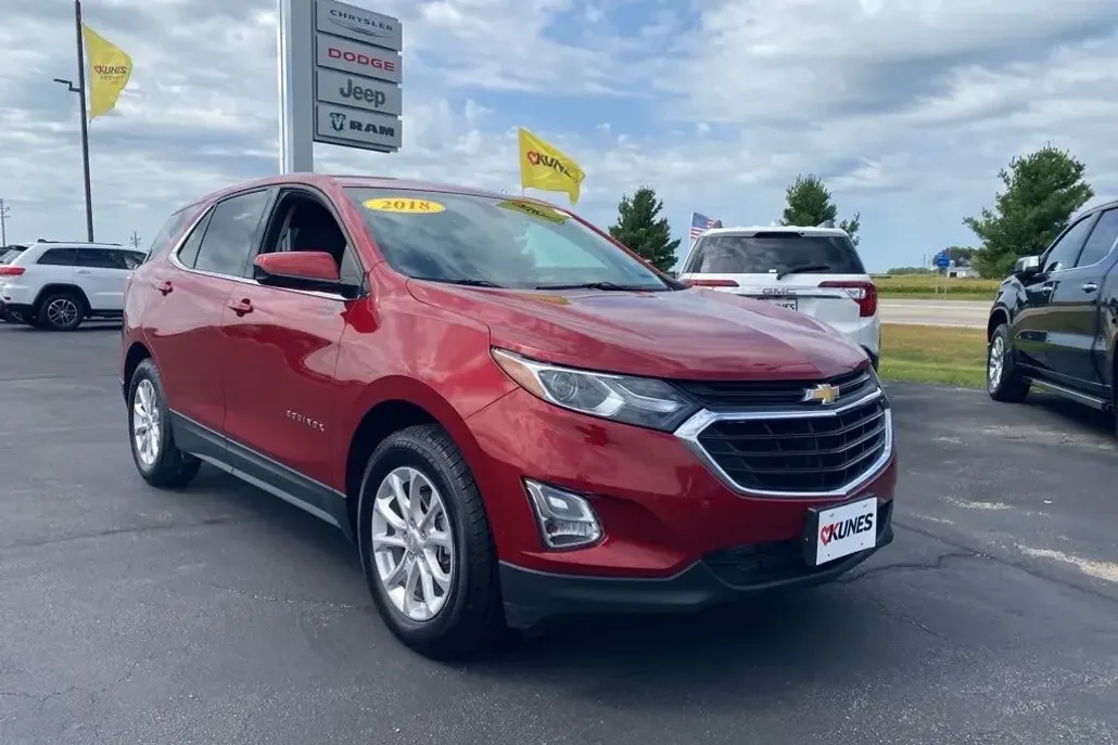 2018 Chevrolet Equinox LT photo 1
