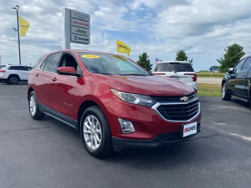 2018 Chevrolet Equinox LT photo 1