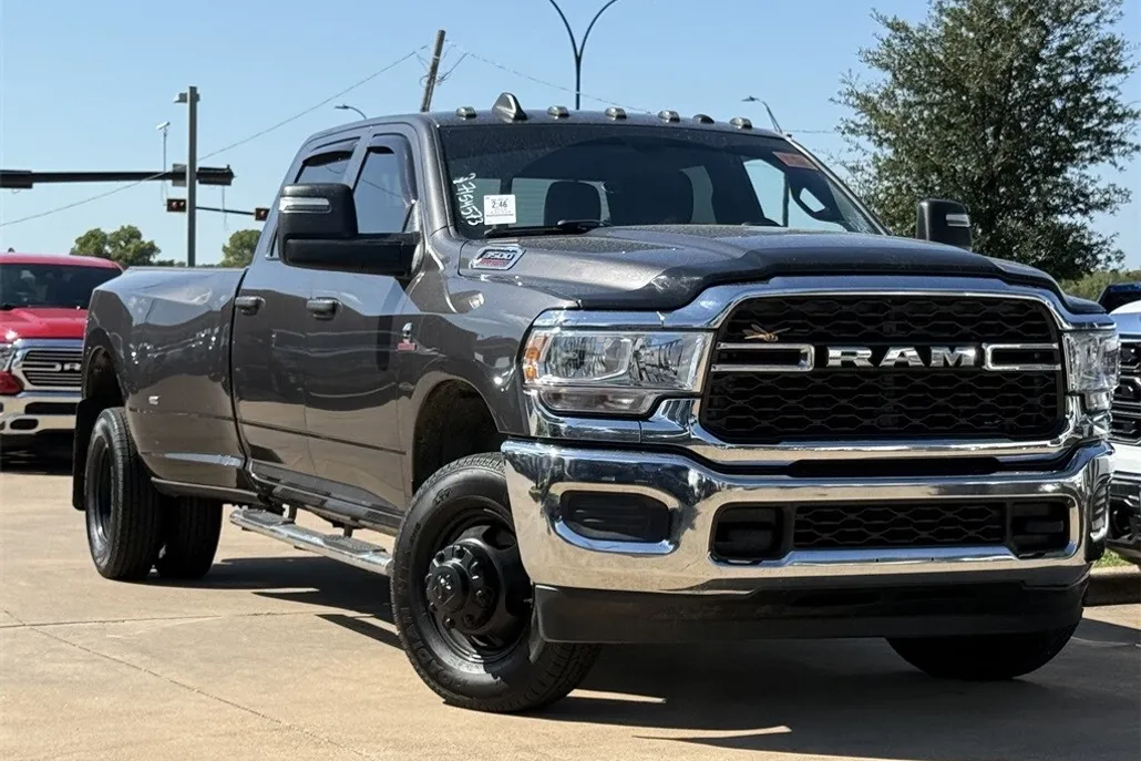 2024 Ram 3500 Tradesman photo 1
