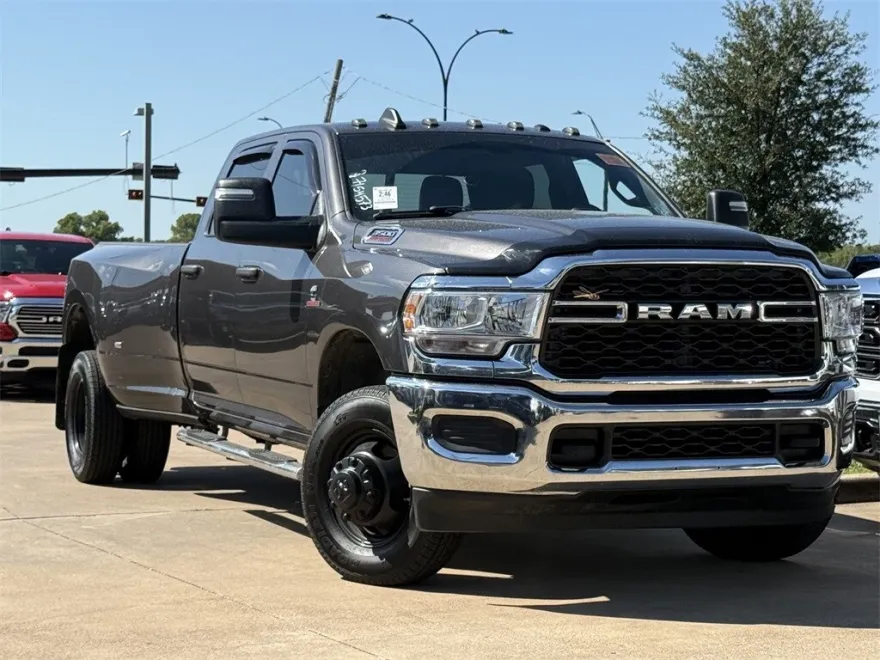 2024 Ram 3500 Tradesman photo 1