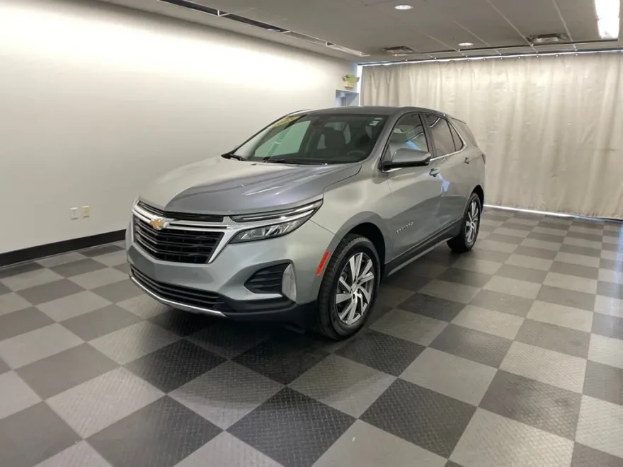 2023 Chevrolet Equinox LT photo 1