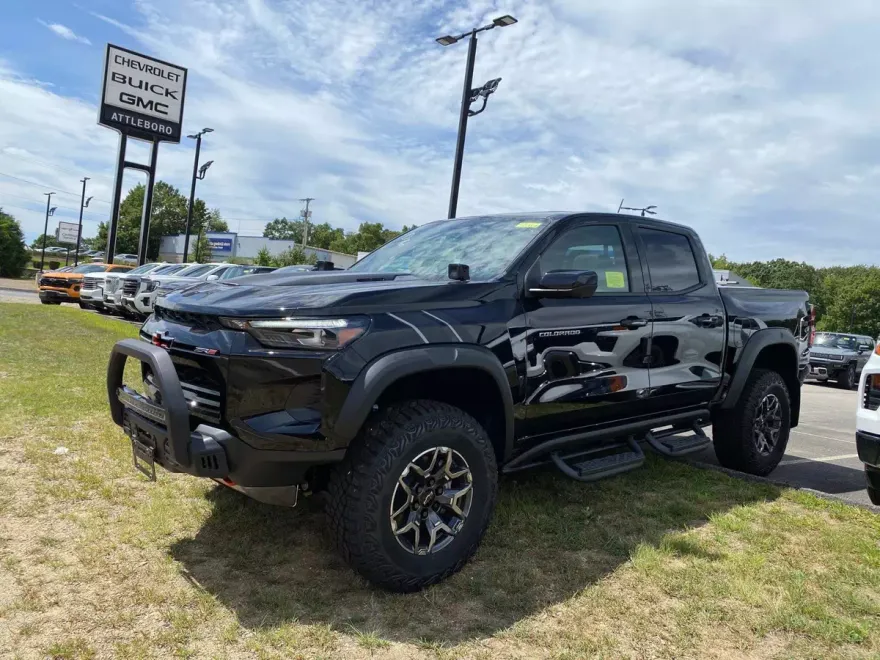 2025 Chevrolet Colorado ZR2 photo 1