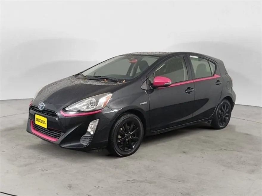 2016 Toyota Prius C photo 1