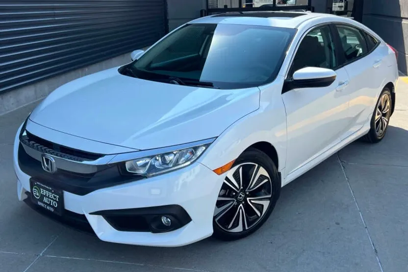 2017 Honda Civic EX-T photo 1