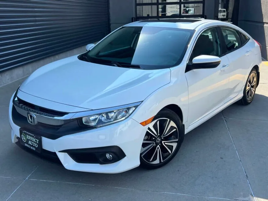 2017 Honda Civic EX-T photo 1