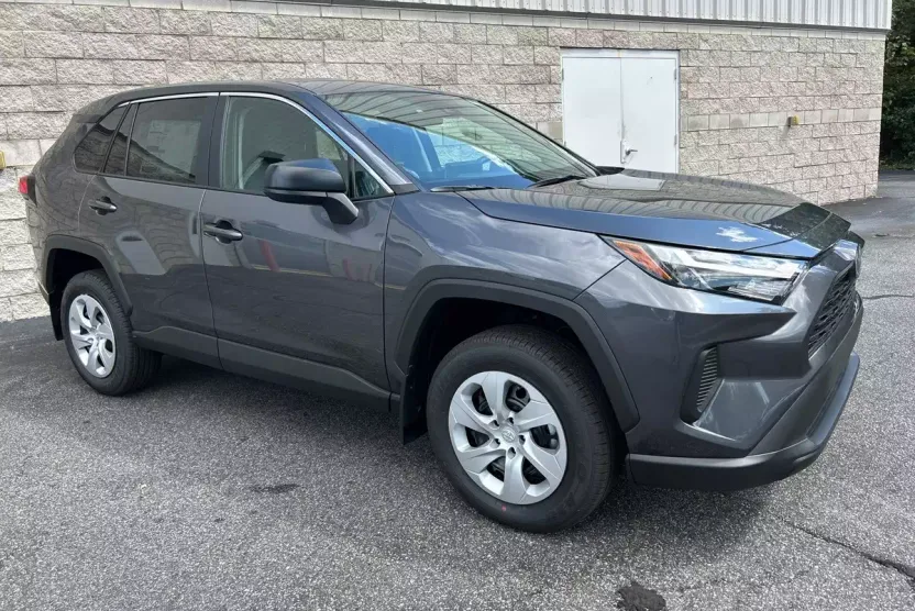 2025 Toyota RAV4 LE photo 1