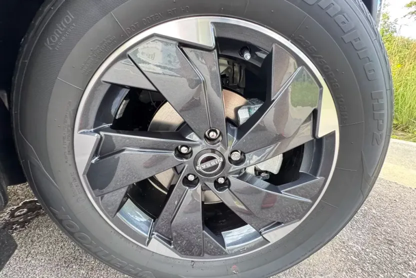 2026 Nissan Rogue SV photo 1
