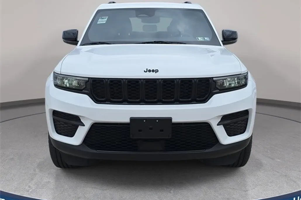 2023 Jeep Grand Cherokee Altitude photo 1