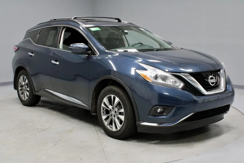2016 Nissan Murano SV photo 1