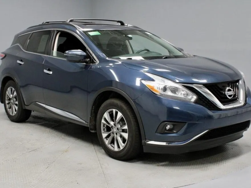 2016 Nissan Murano SV photo 1