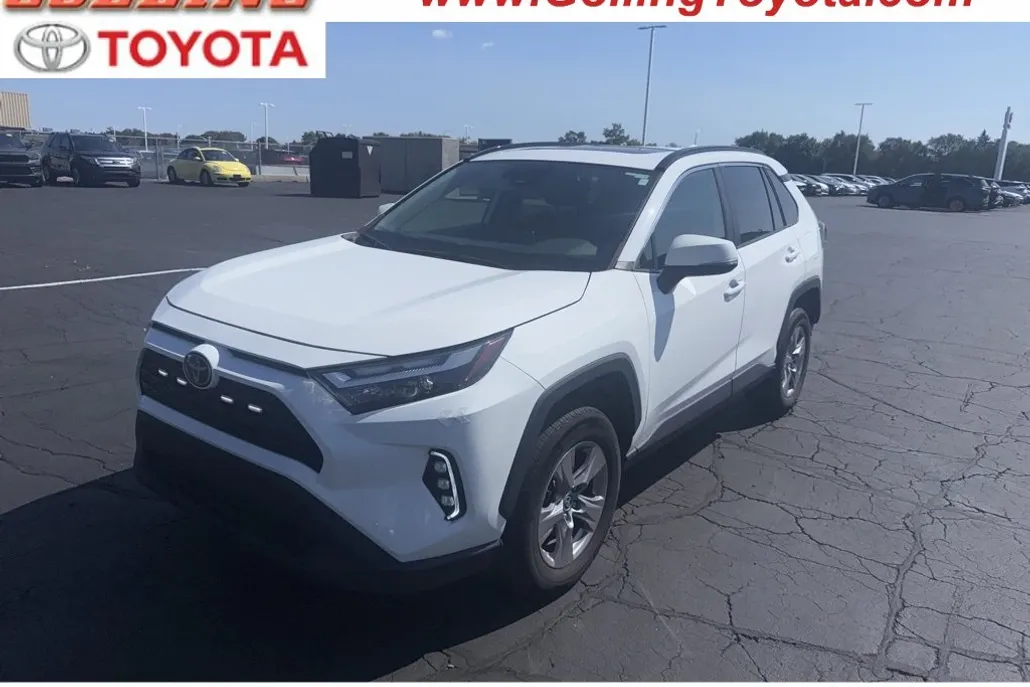 2023 Toyota RAV4 XLE photo 1