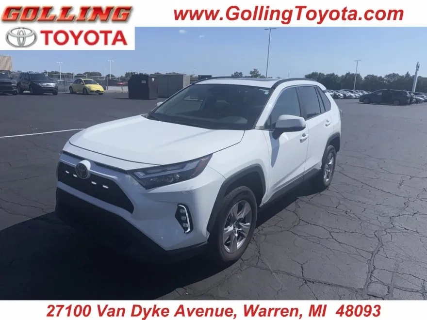 2023 Toyota RAV4 XLE photo 1