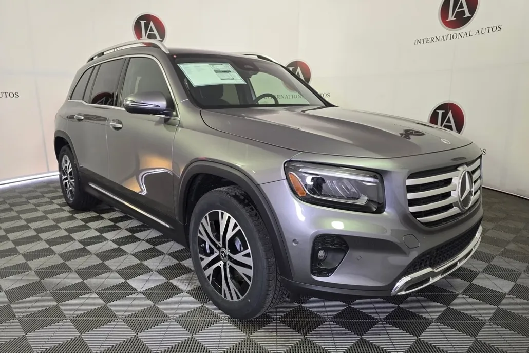 2025 Mercedes Benz GLB 250 4MATIC photo 1