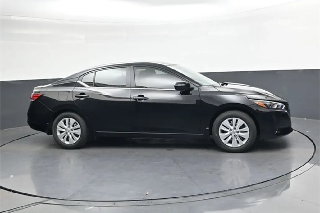 2025 Nissan Sentra S photo 1
