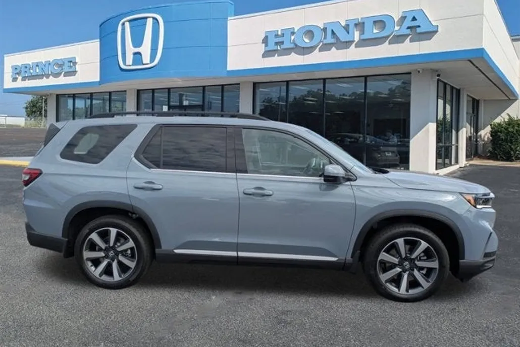 2025 Honda Pilot Touring photo 1