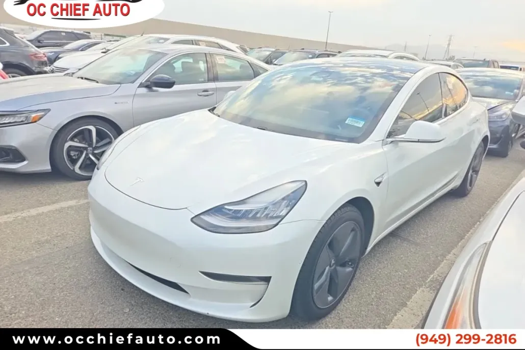 2020 Tesla Model 3 Standard Range Plus photo 1