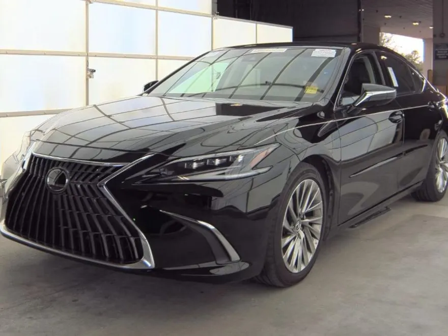 2022 Lexus ES 350 Ultra Luxury photo 1