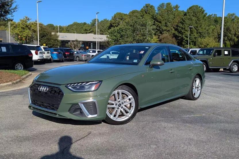 2024 Audi A4 S line Premium Plus 45 TFSI Quattro photo 1