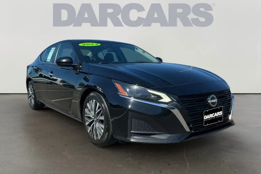 2023 Nissan Altima 2.5 SV photo 1