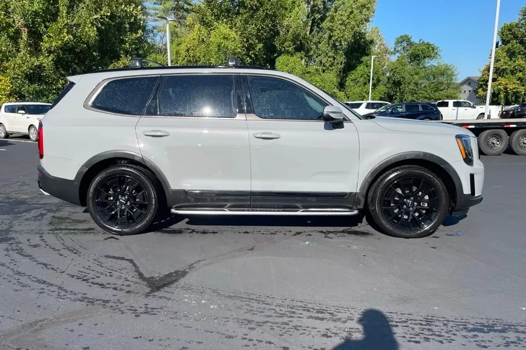 2022 Kia Telluride EX photo 1