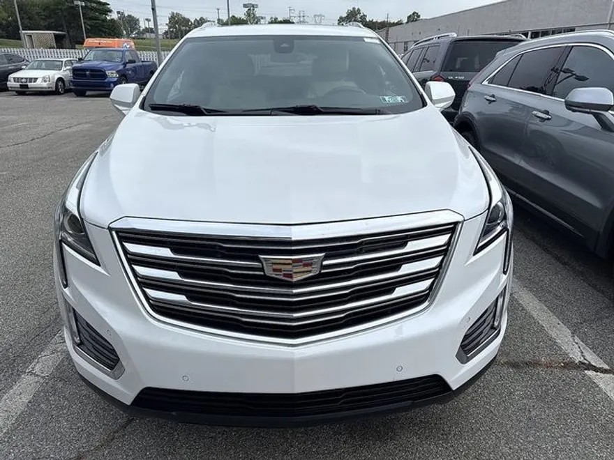 2019 Cadillac XT5 Luxury photo 1