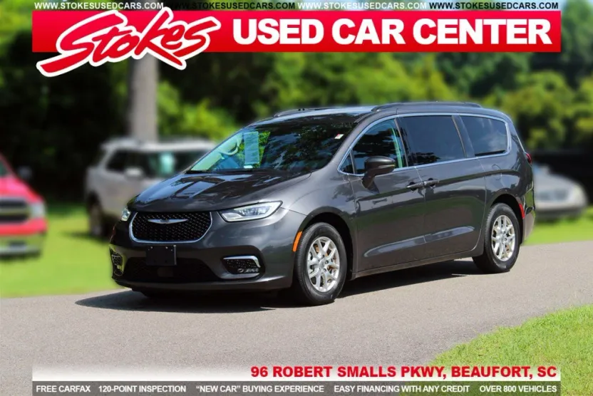 2022 Chrysler Pacifica Touring L photo 1