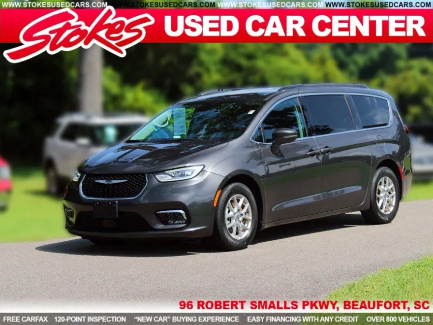 2022 Chrysler Pacifica Touring L photo 1