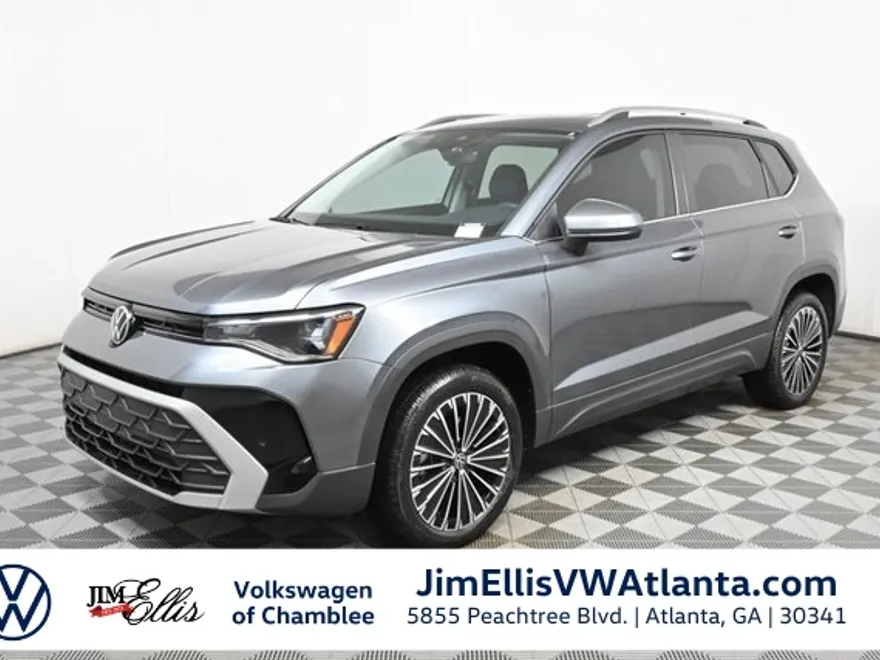 2025 Volkswagen Taos SE photo 1