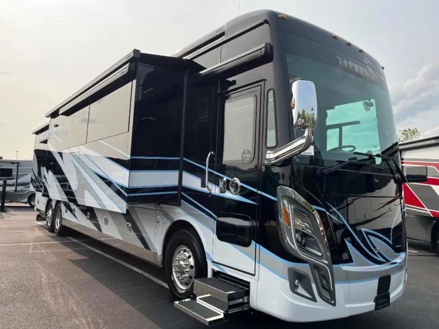 2026 Freightliner XC-P Powerliner Raise Rail Rear Engine Motor Home Chassis photo 1