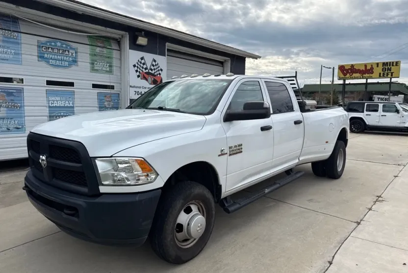 2018 Ram 3500 Tradesman photo 1