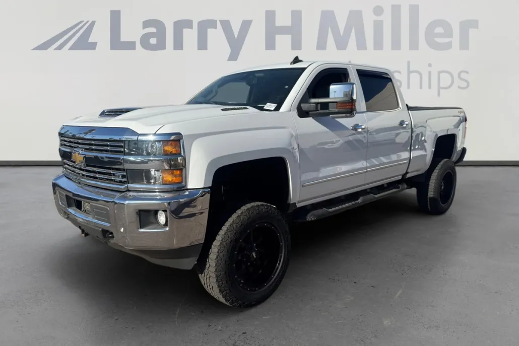 2018 Chevrolet Silverado 2500HD LTZ photo 1