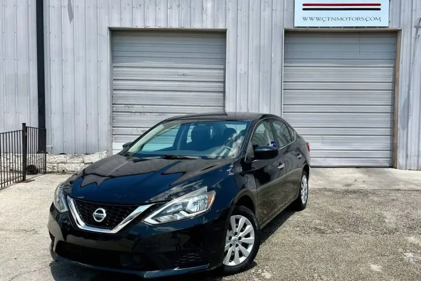 2019 Nissan Sentra photo 1