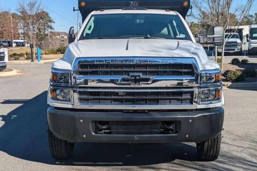 2024 Chevrolet Silverado 5500HD Work Truck photo 1