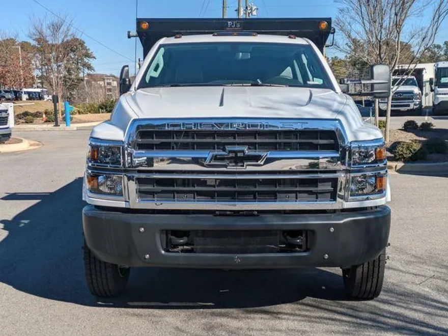 2024 Chevrolet Silverado 5500HD Work Truck photo 1