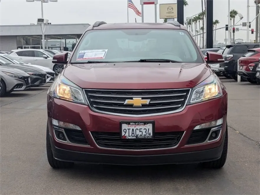 2017 Chevrolet Traverse 2LT photo 1