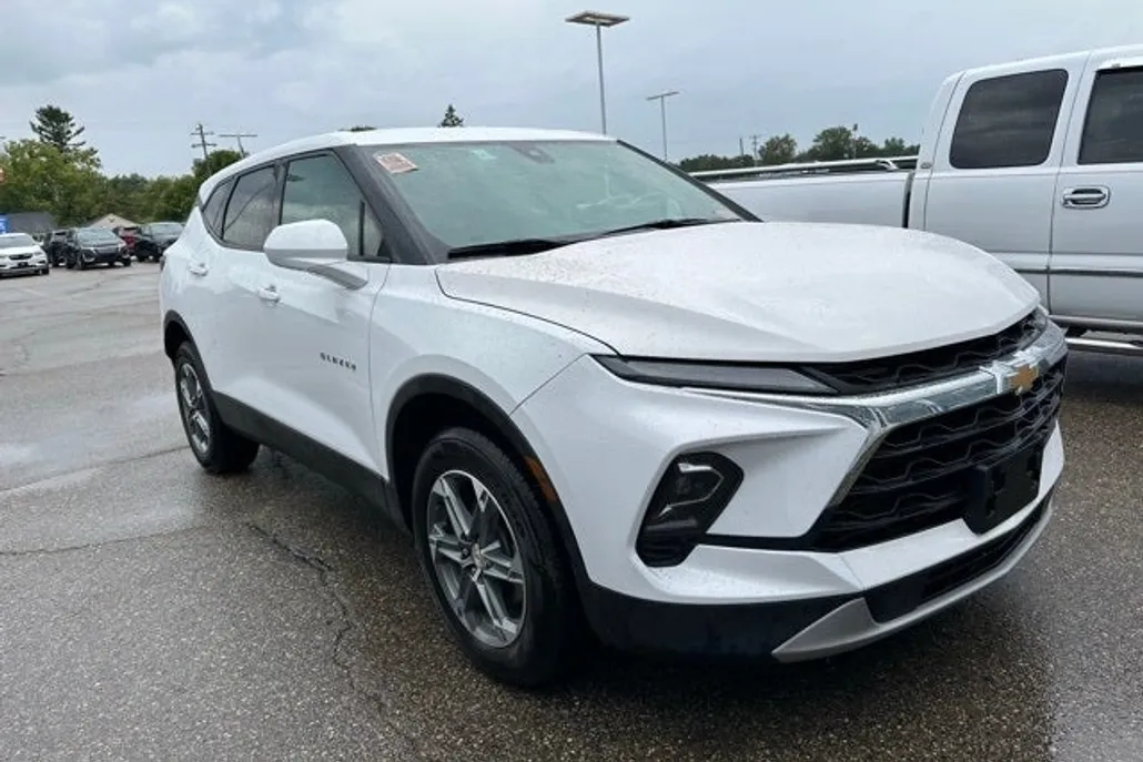 2023 Chevrolet Blazer 2LT photo 1