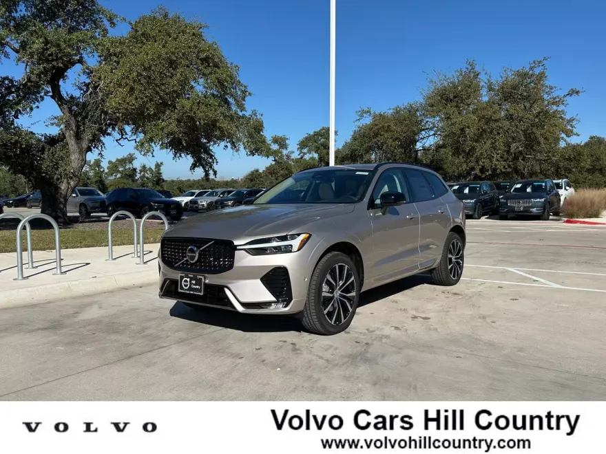2025 Volvo XC60 B5 Plus photo 1