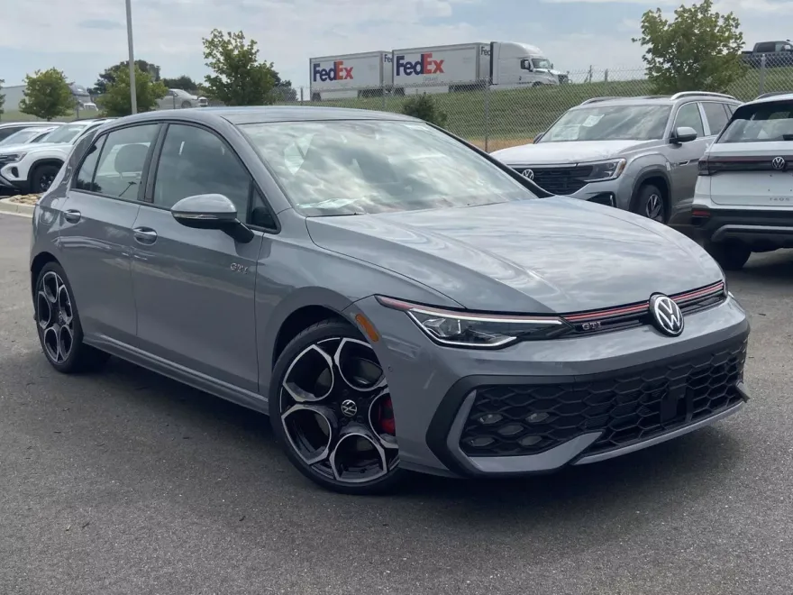 2025 Volkswagen Golf GTI Autobahn photo 1