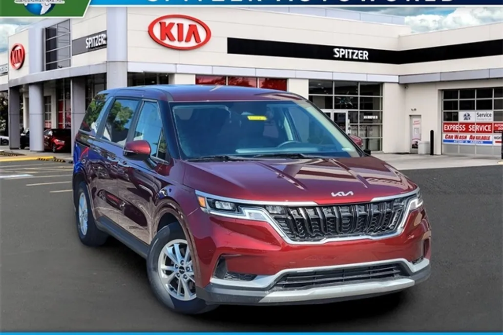 2023 Kia Carnival LX photo 1