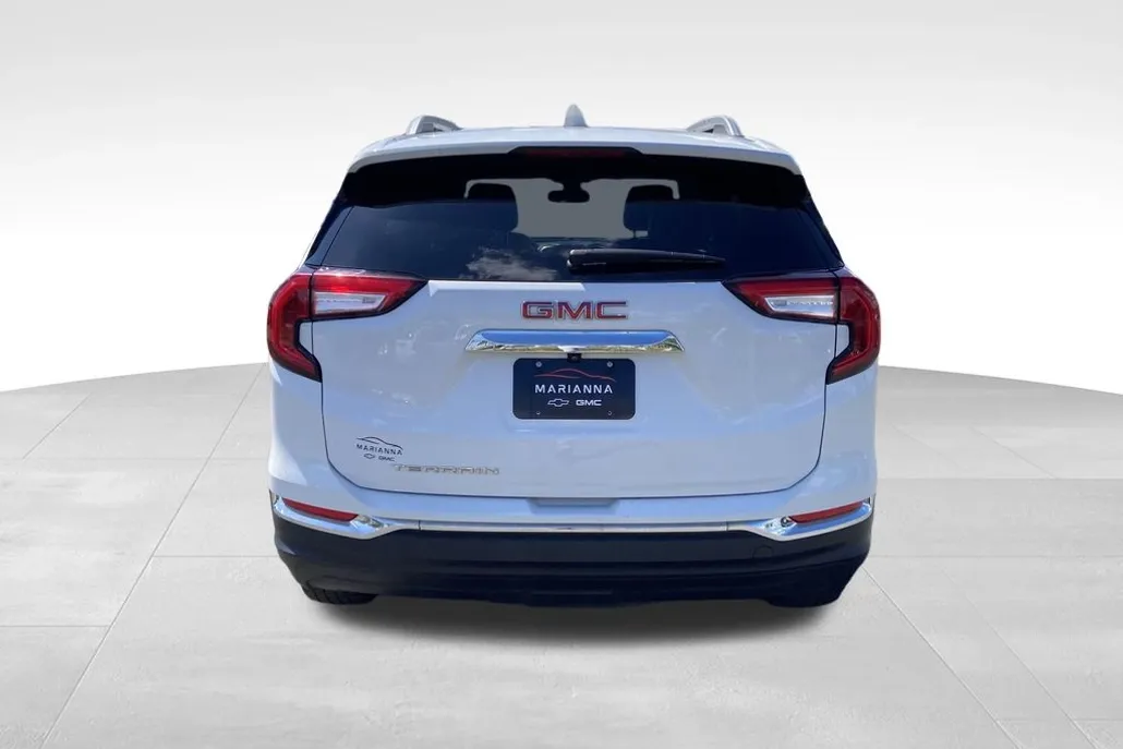 2024 Gmc Terrain SLT photo 1