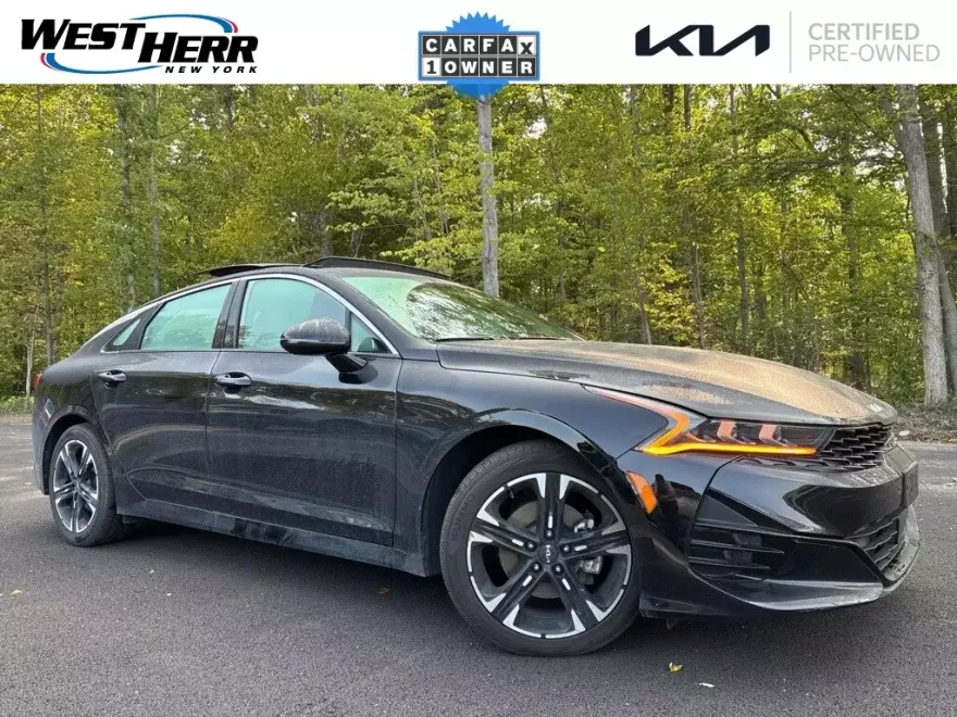 2023 Kia K5 GT-Line photo 1