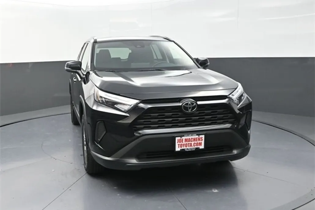 2025 Toyota RAV4 Hybrid XLE photo 1