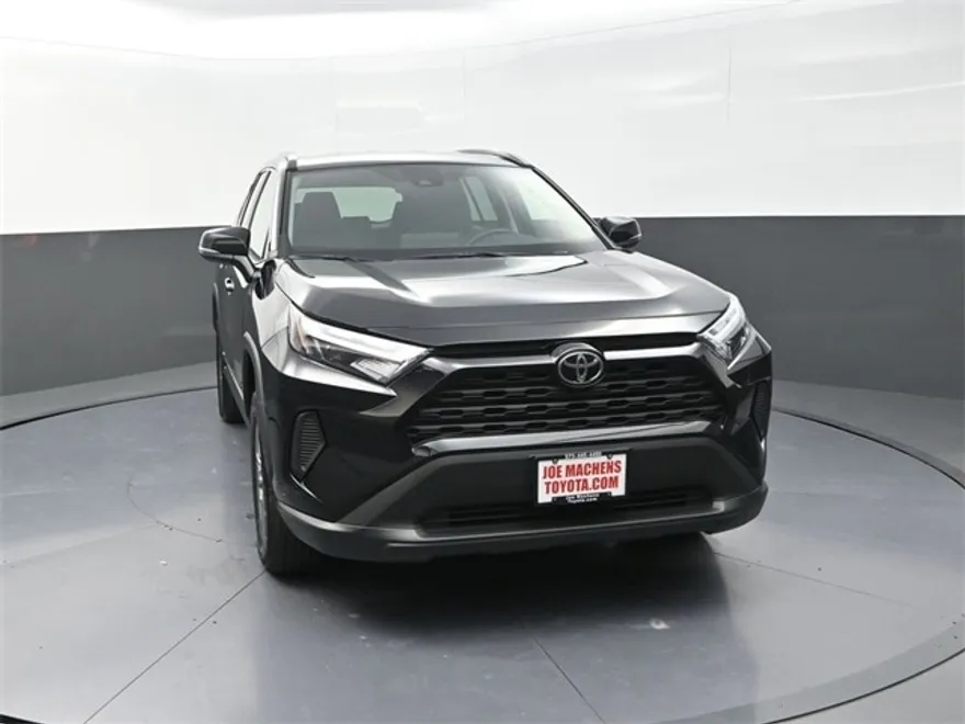 2025 Toyota RAV4 Hybrid XLE photo 1
