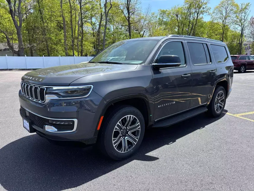2025 Jeep Wagoneer photo 1