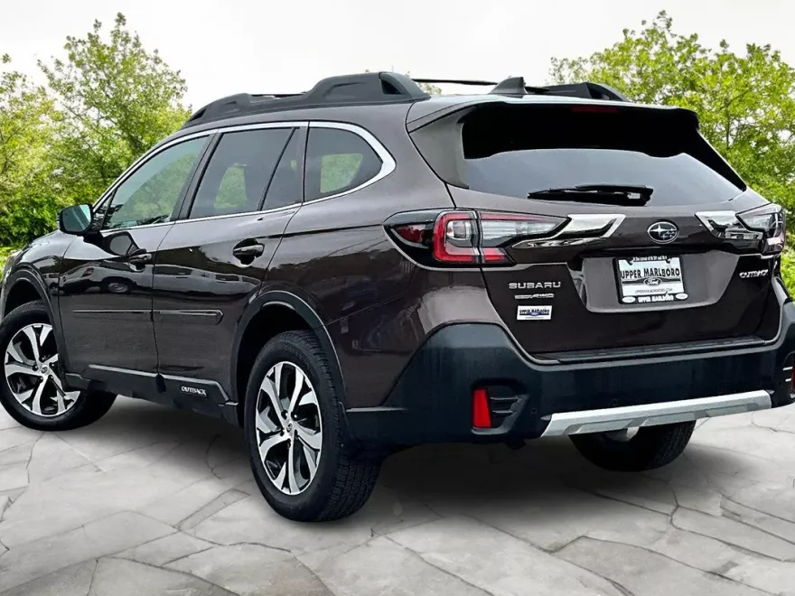 2022 Subaru Outback Limited photo 1