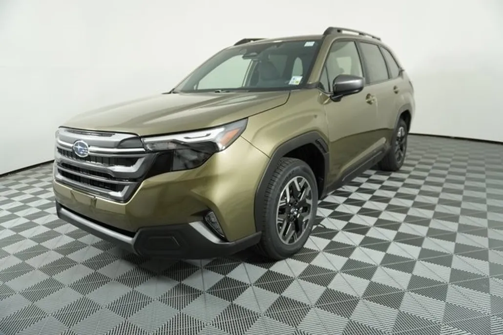 2025 Subaru Forester Premium photo 1