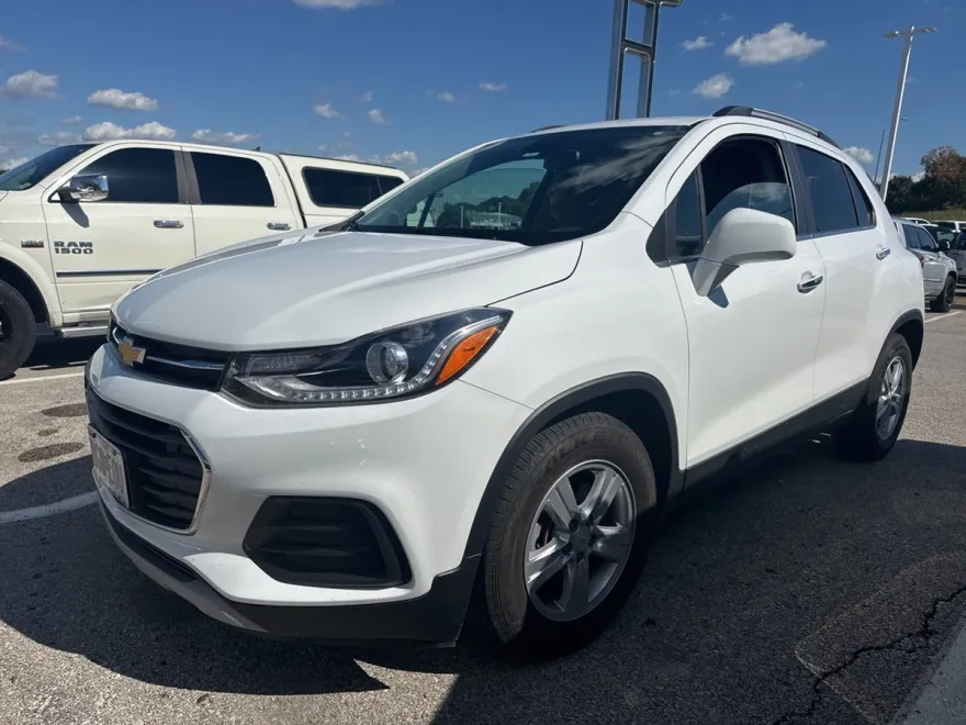 2019 Chevrolet Trax LT photo 1