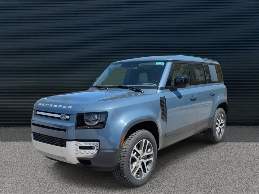 2025 Land Rover Defender 110 S photo 1