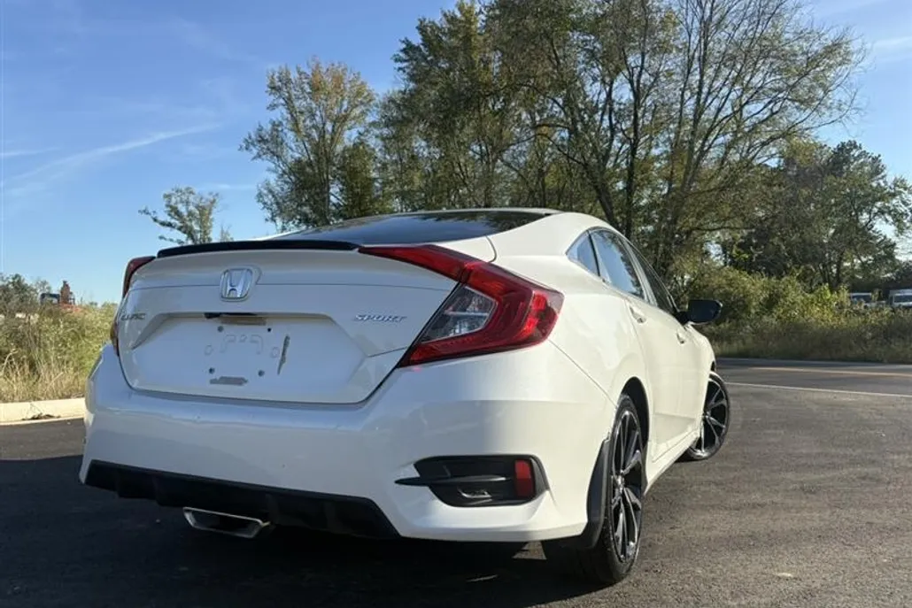 2019 Honda Civic Sport photo 1