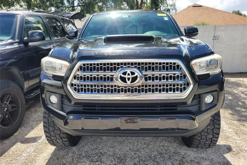 2017 Toyota RAV4 TRD Sport photo 1